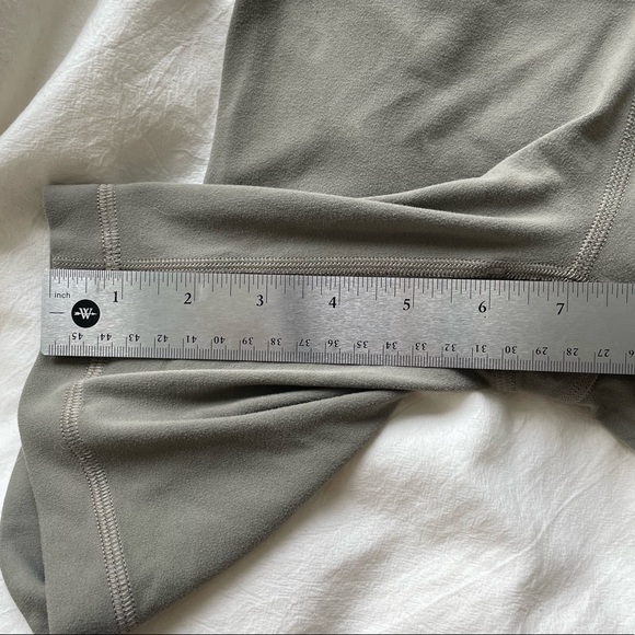 Aritzia butter bike shorts (sz. xxs) - Picture 5 of 5